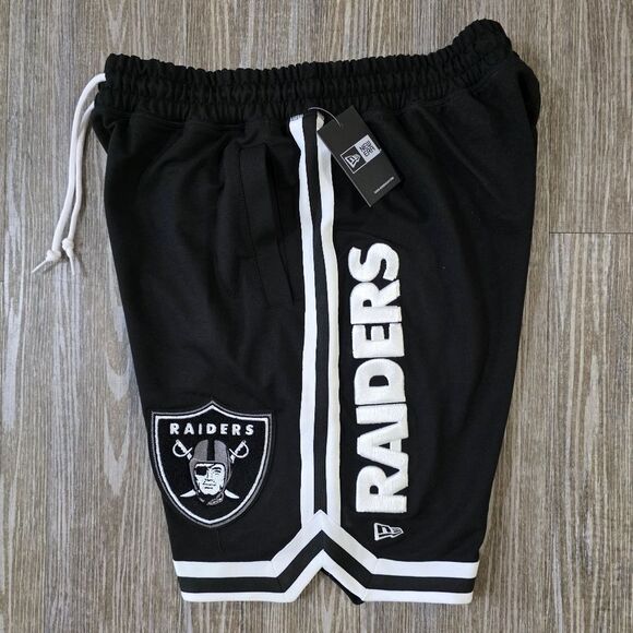 Las Vegas Raiders New Era NFL Shorts Chenille Embrodery Logos Black White XL LE - Picture 2 of 12